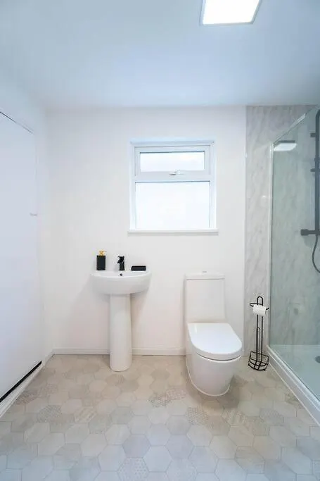 Station Retreat - Central Location - Free Parking, Fastwifi, Smarttv With Netflix By Yoko Property Redcar 0*,