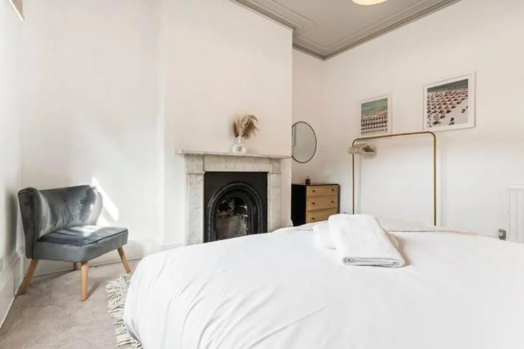 Station Retreat - Central Location - Free Parking, Fastwifi, Smarttv With Netflix By Yoko Property Redcar