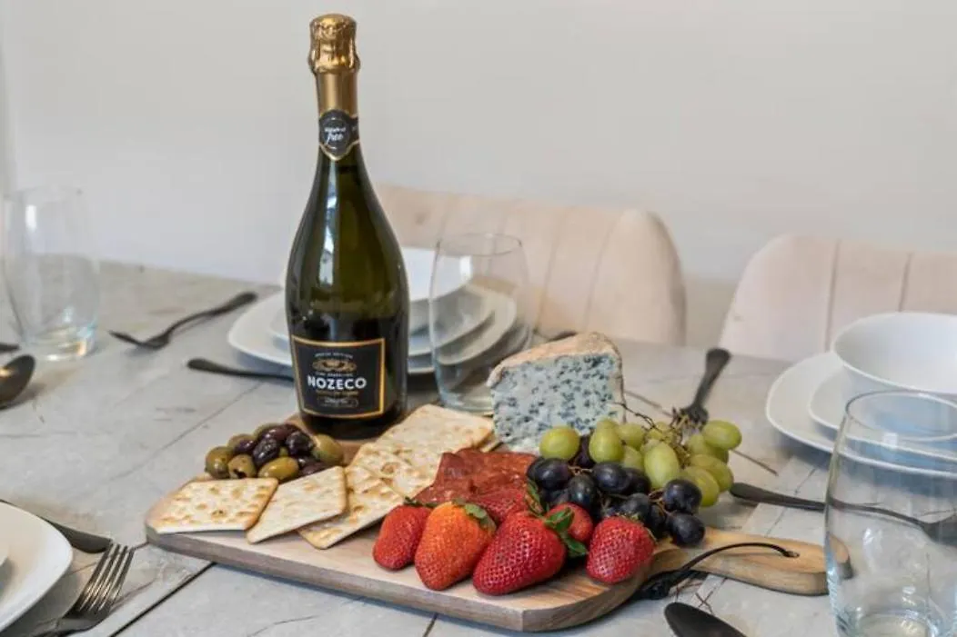 Apartment Station Retreat - Central Location - Free Parking, Fastwifi, Smarttv With Netflix By Yoko Property Redcar United Kingdom