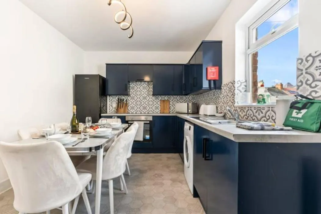 Station Retreat - Central Location - Free Parking, Fastwifi, Smarttv With Netflix By Yoko Property Redcar